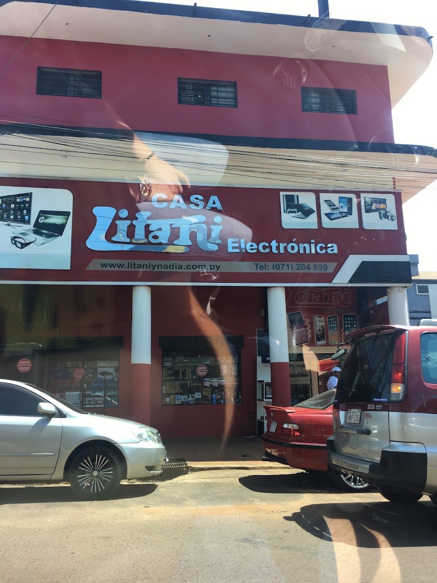Frente del local de Casa Litani en Encarnación